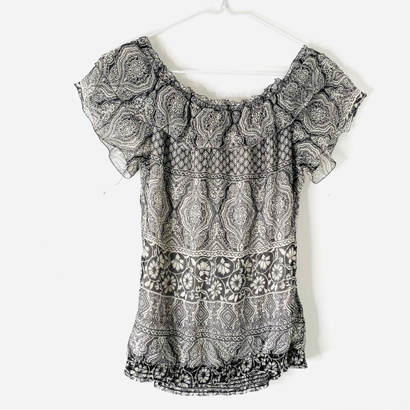 WHBM Silk Metallic Short Sleeve Paisley Ruffle Blouse - Picture 6 of 9